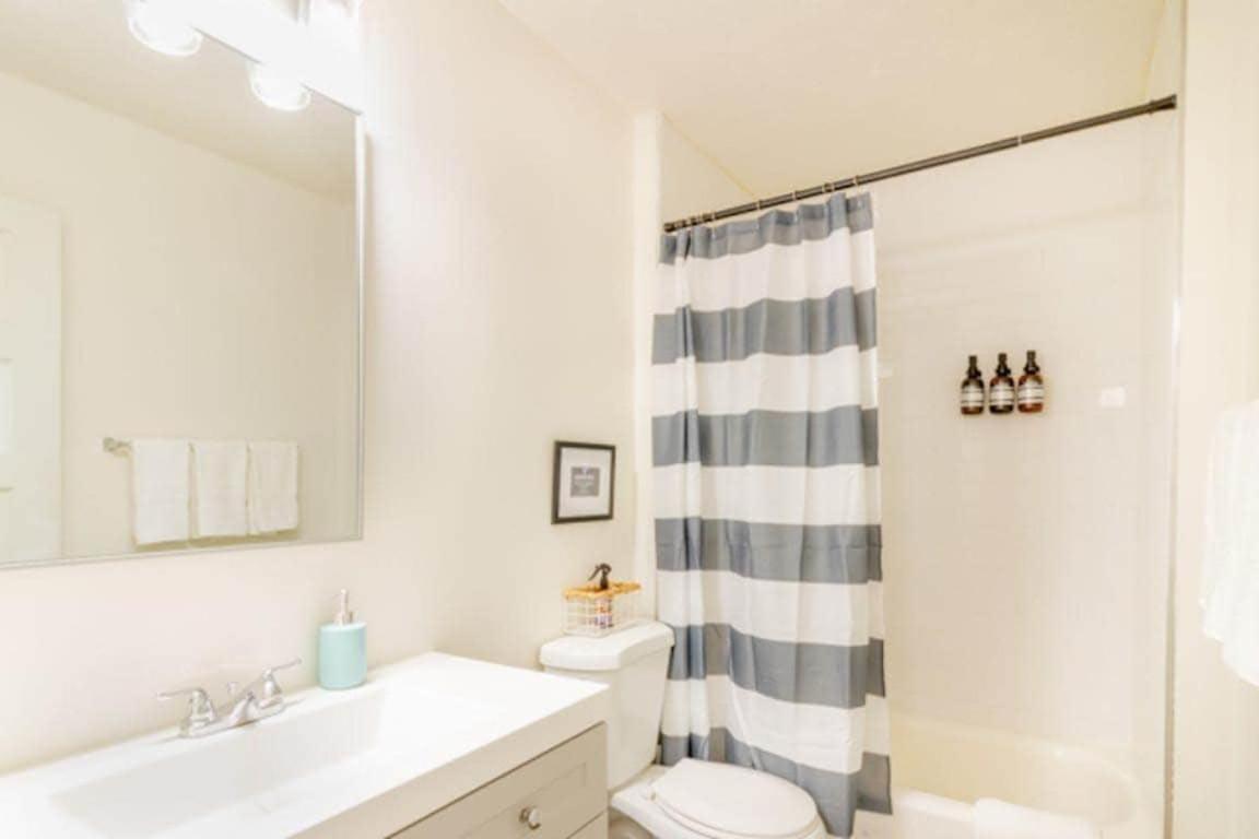 The Delightful Doubles- Unit A- Centrally Located Columbus Exterior photo